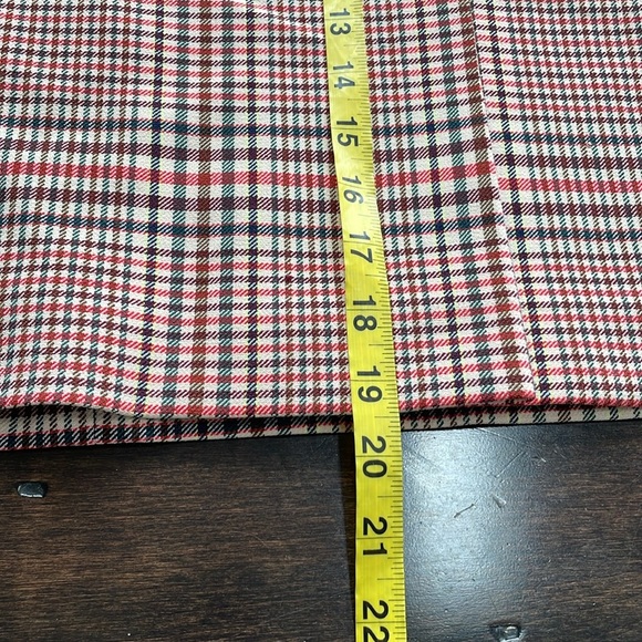 Akris Punto Beige Red Green Plaid Skirt Above knee Size 10 Pleats Designer NWOT - Picture 9 of 14